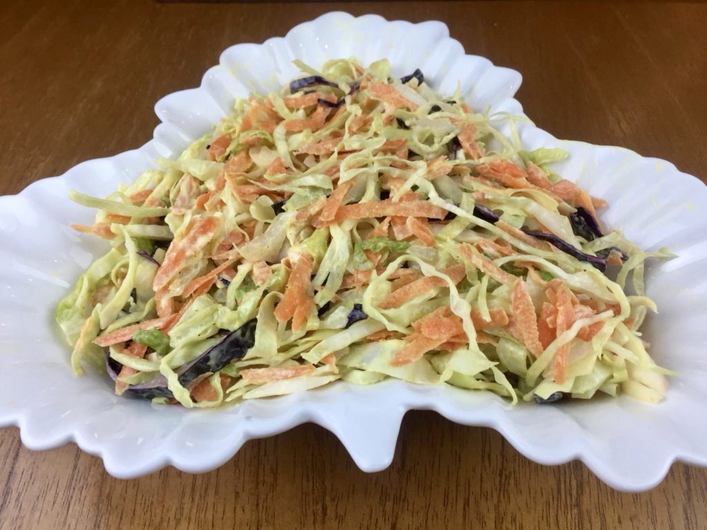 Lahana Salatası (Coleslaw)