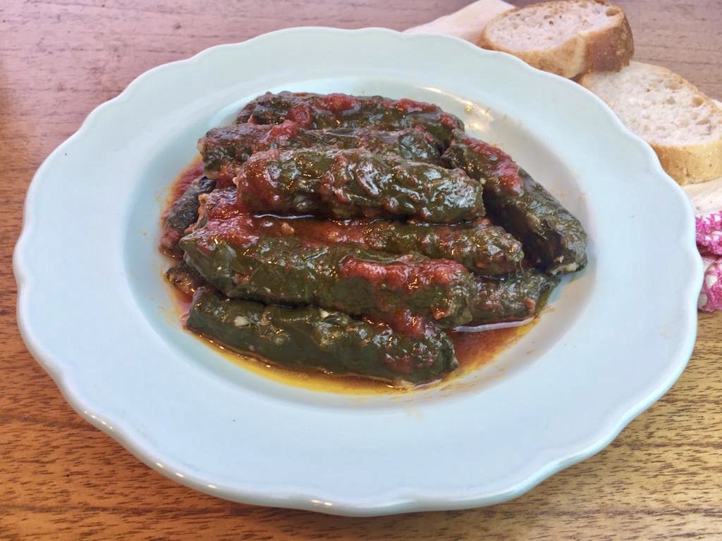 Etli Pazı Sarması Yemek Tarifleri